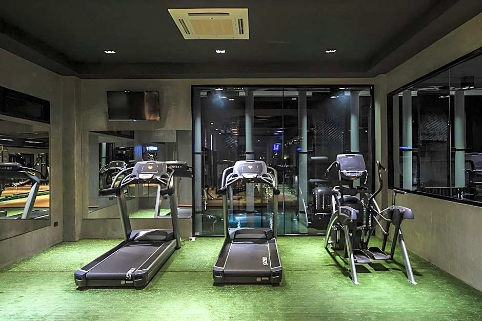 Cresco Hotel - Buriram
