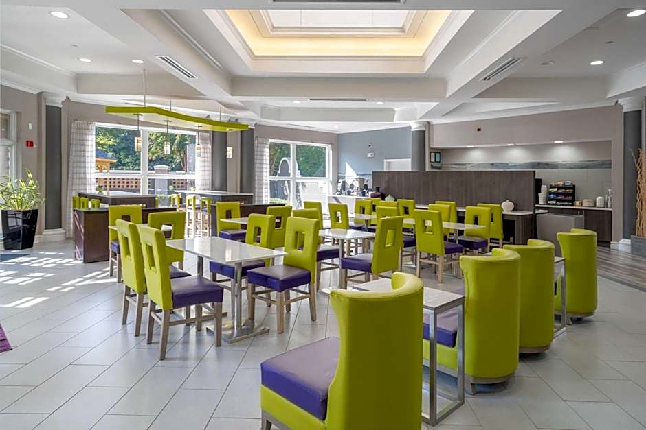 La Quinta Inn & Suites by Wyndham Birmingham Hoover