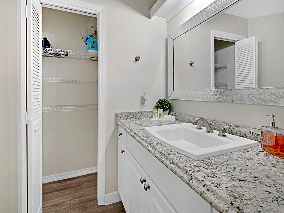 Charming Beach Studio With Pool & Sauna