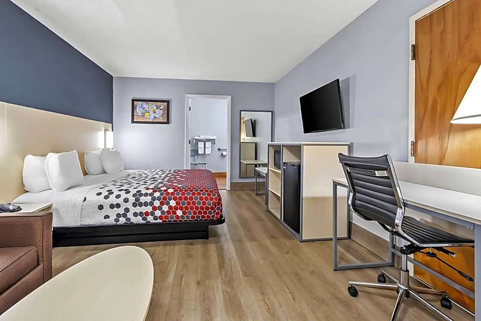 Photo 1 of 4 of 1 King Bed, Accessible, Nonsmoking