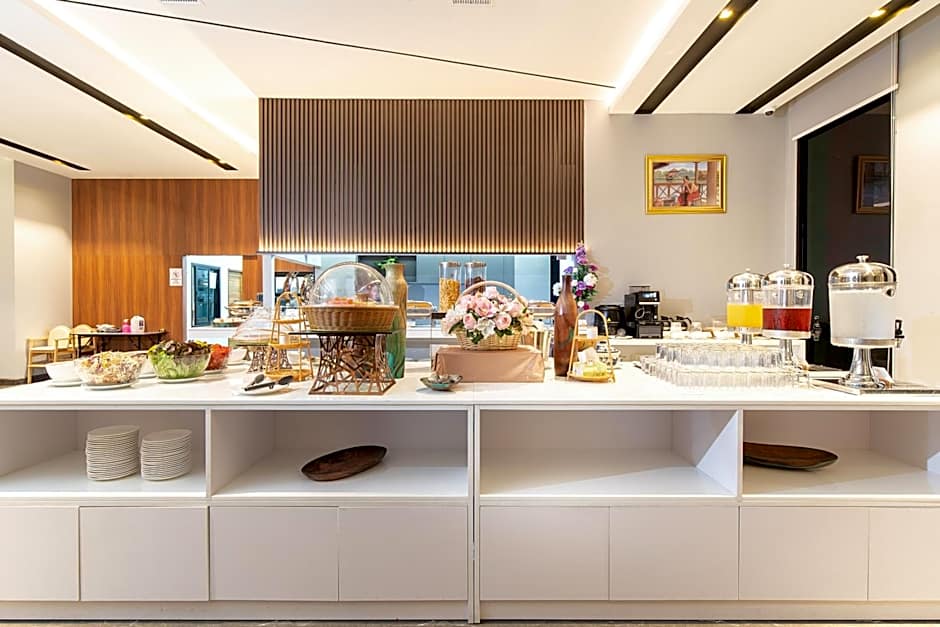 Crystal Srivaree Suvarnabhumi Hotel