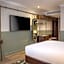 The Samuel Ryder Hotel St Albans, Tapestry Collection Hilton