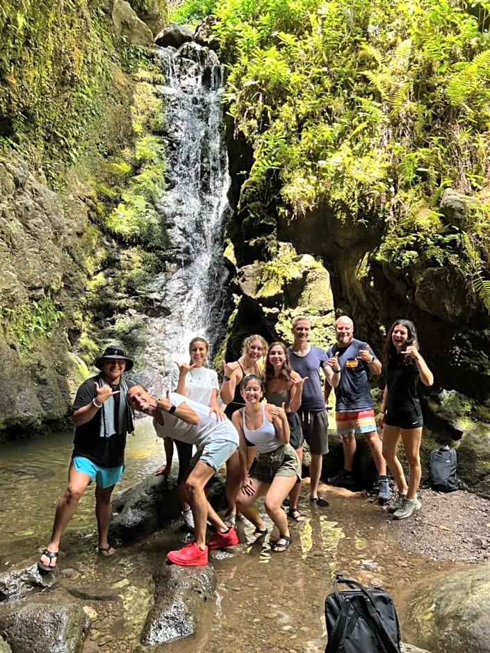 Howzit Hostels Maui