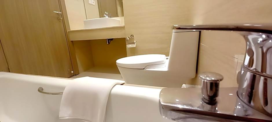 Louis Kienne Cikarang Hotel & Service Apartment 