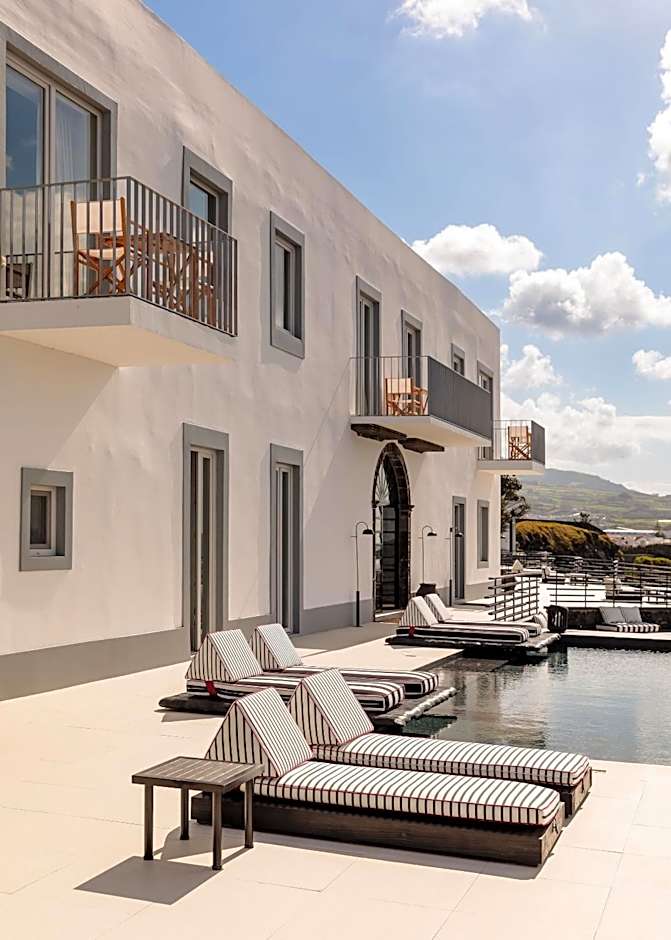 White Exclusive Suites & Villas