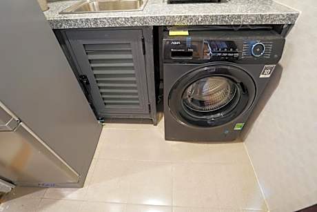 One-Bedroom Apartment with City View