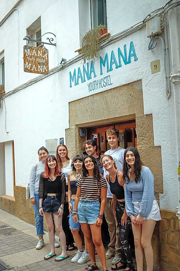 Mana Mana Youth Hostel