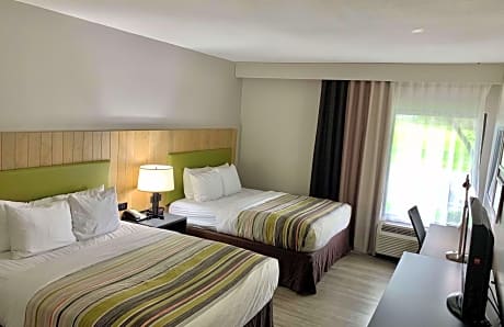 1 Queen Bed, Nonsmoking, Accessible