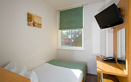 Small Double Room (Bed Size 120 x 75 in)