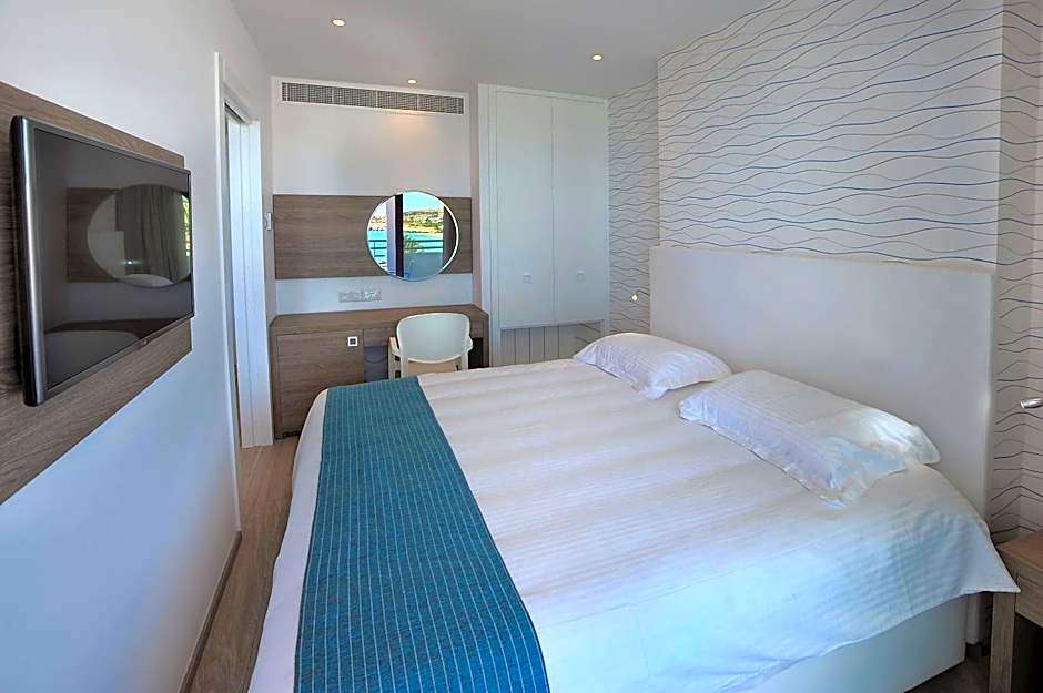 Okeanos Beach Boutique Hotel