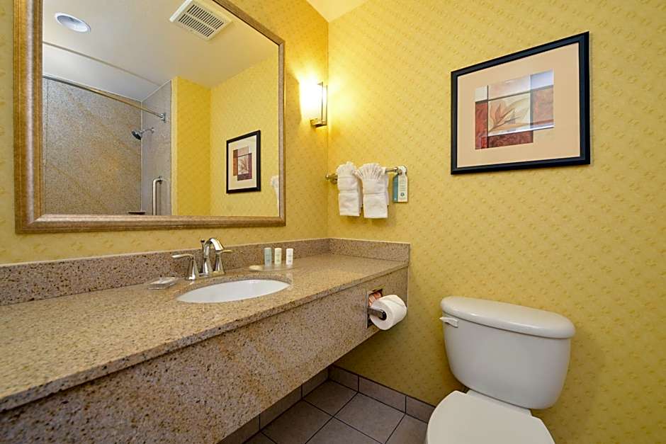 Comfort Suites Eugene