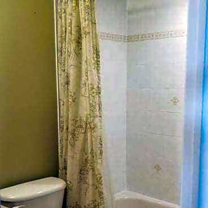 Top Floor of House in S Vaughan All to Yourself