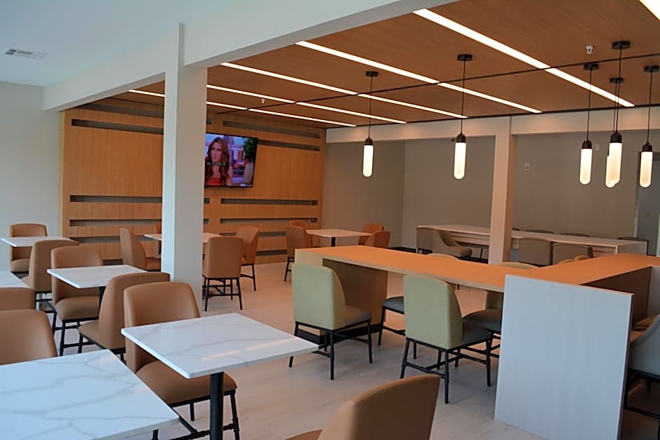 Wingate by Wyndham College Station South