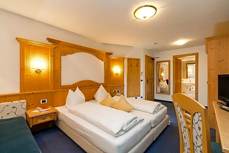 Superior Double or Twin Room with Balcony