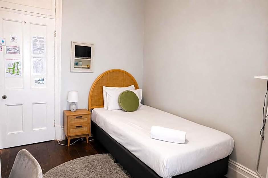 Geraldton Shoreline Lodge