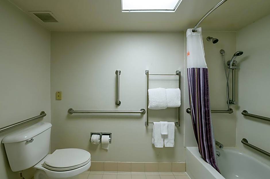 La Quinta Inn & Suites by Wyndham New Haven