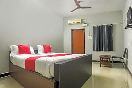 Hotel O Dhanas Residency