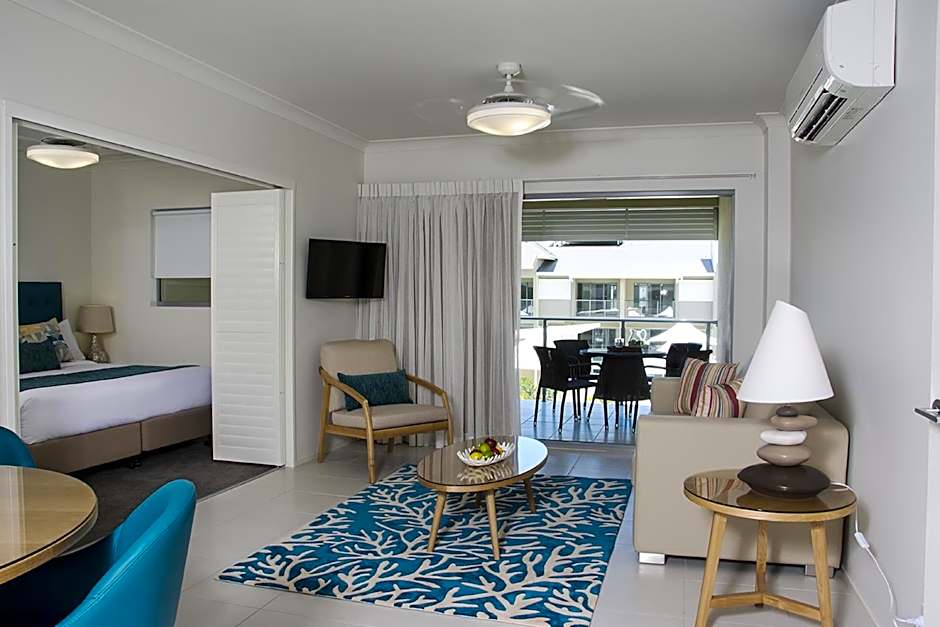 Photo 1 of 7 of 1 Bedroom Apartment, Pool View