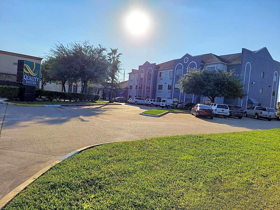 Quality Suites Houston NW Cy-Fair