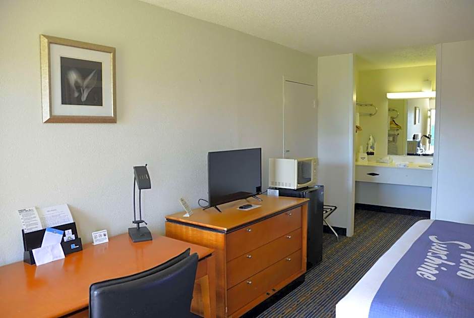 Days Inn by Wyndham Luray Shenandoah