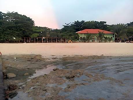 Magic's Place Beach Resort