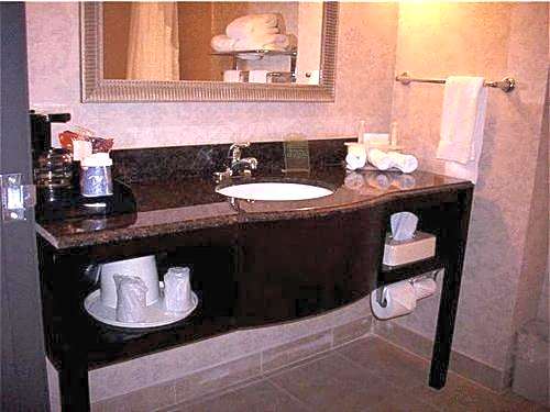 Holiday Inn Express Hotel and Suites Kingsville By IHG