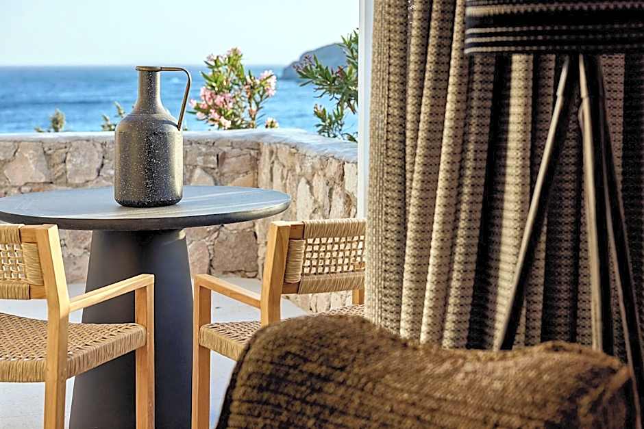 Artemis Deluxe Rooms