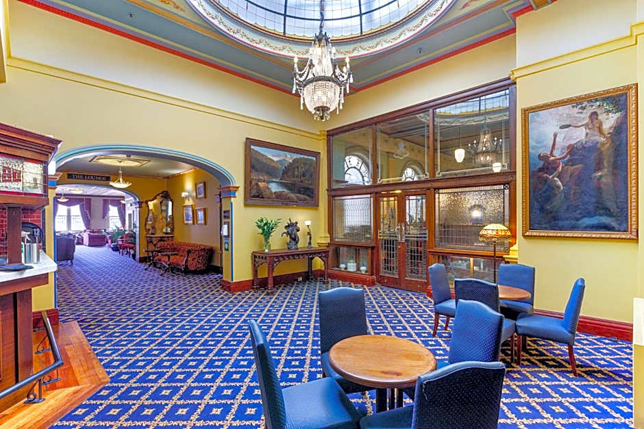 Carrington Hotel
