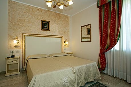 Double or Twin Room with Sea View
