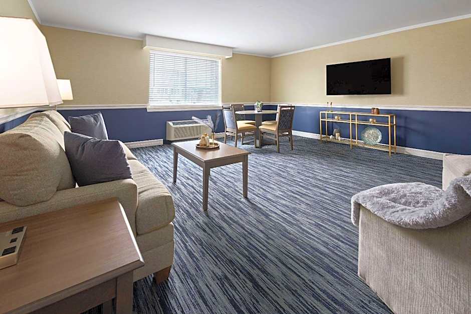 Photo 1 of 9 of 1 Bedroom 2 Double Beds Suite