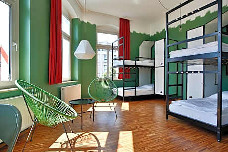 Bed in 10-Bed Mixed Dormitory Room