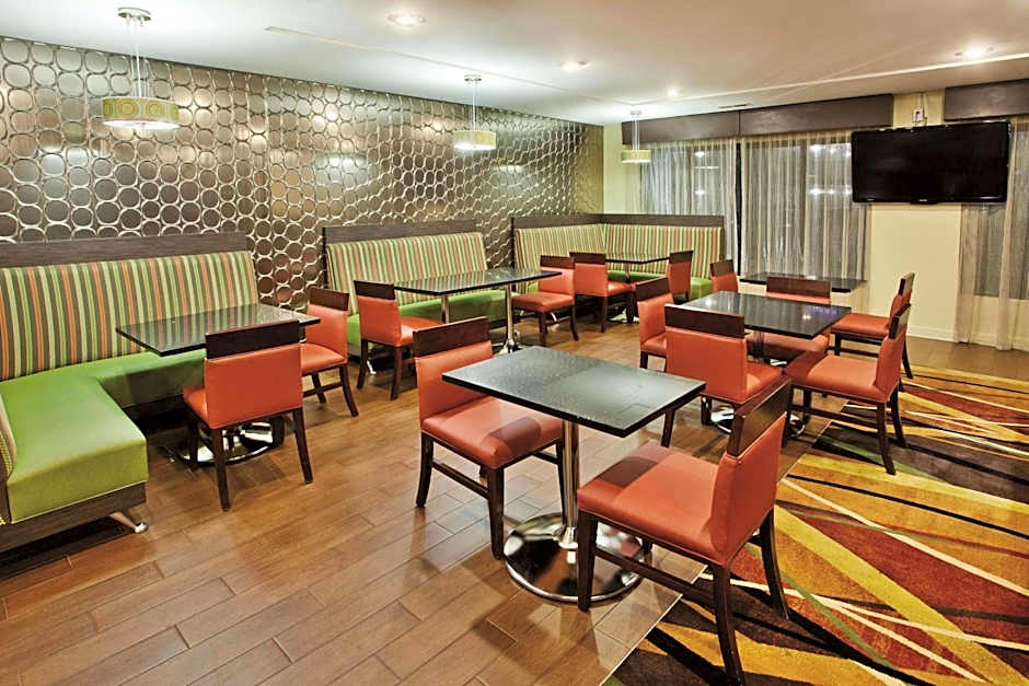 La Quinta Inn & Suites by Wyndham Florence