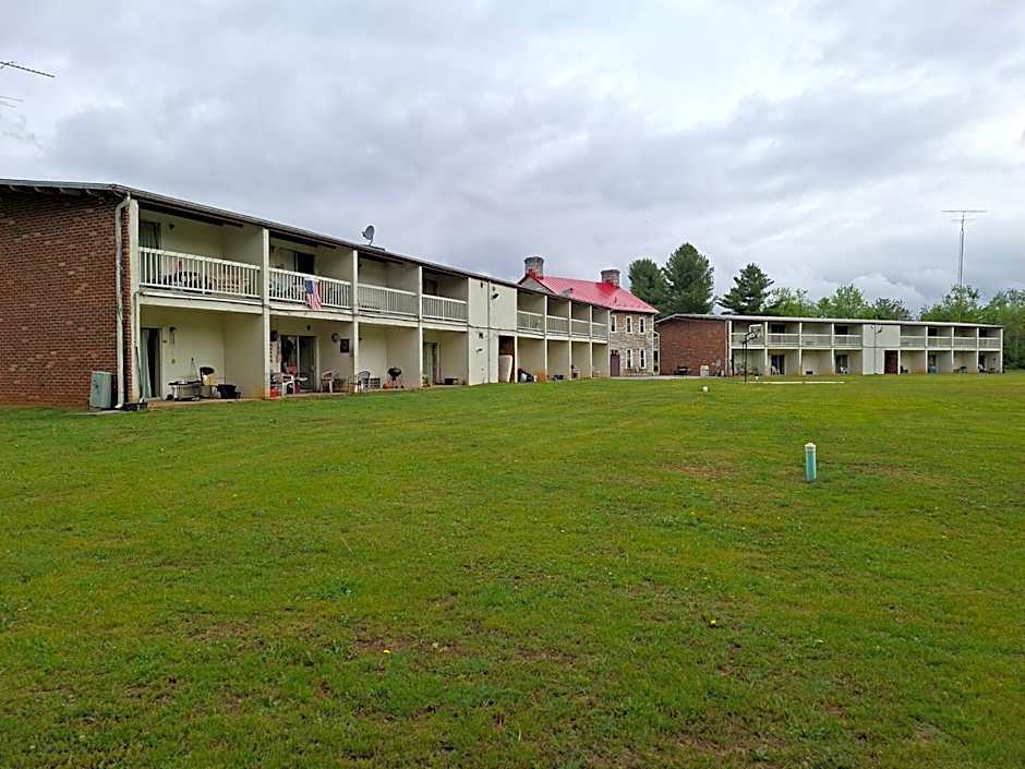 Hometown Inn Staunton VA near Hwy 11