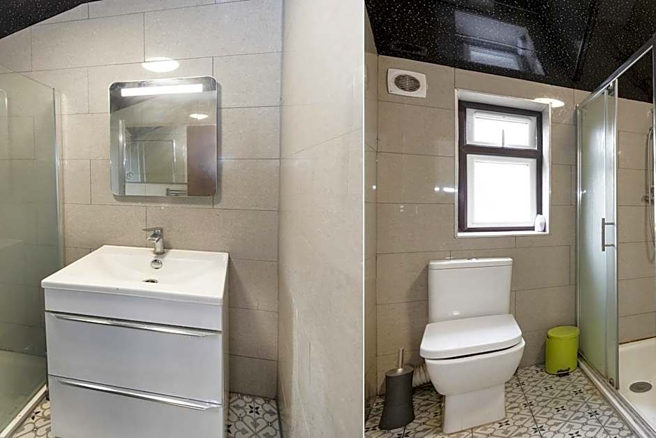 OYO Old Oak Tree Inn