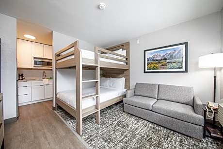 Full Bunk Bed Studio with Kitchenette, Non-Smoking