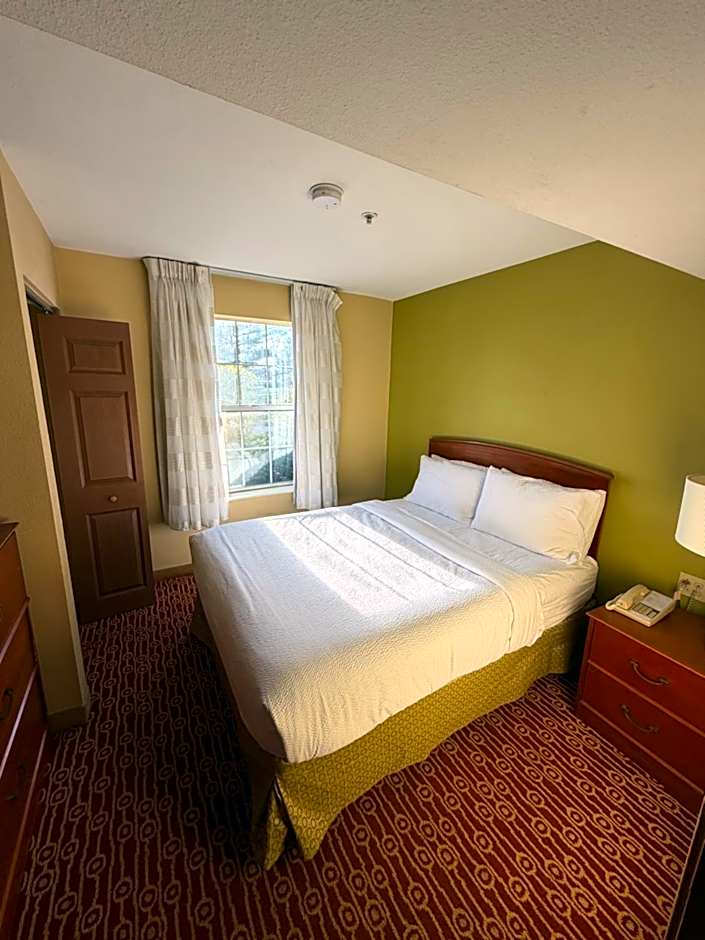 MainStay Suites Bloomington near University
