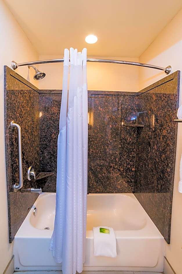 Holiday Inn Express Hotels & Suites Rockingham West By IHG