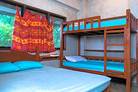 Quadruple Room with Bathroom
