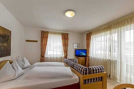 Double Room with Mountain View - Annex