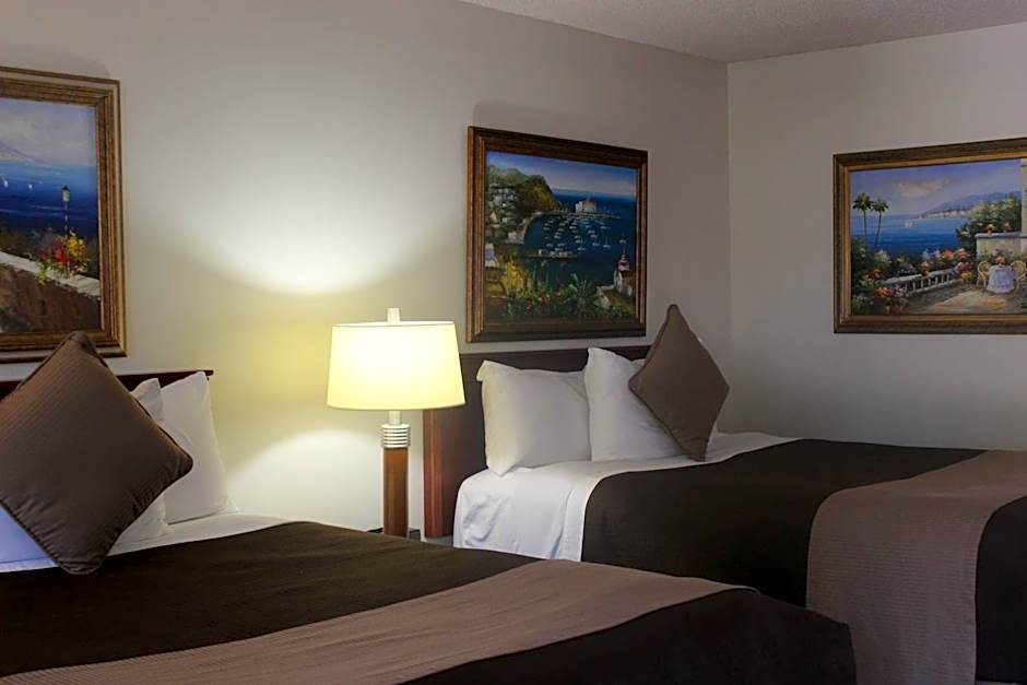 O'Cairns Inn and Suites