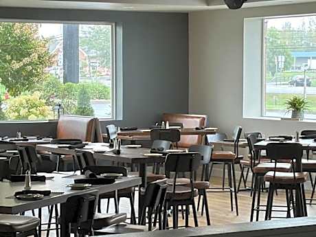The Lux Hotel & Conference Center, Ascend Hotel Collection