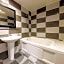 H  Hotel