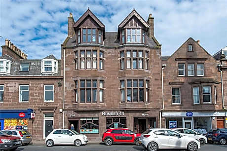 Number 44 Hotel & Bar