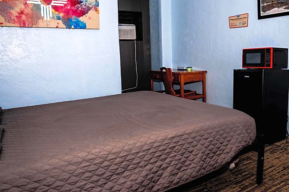Maverick Motel