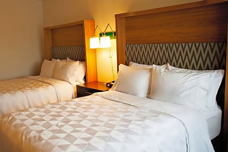 Standard Queen Room with Two Queen Beds
