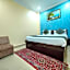 Goroomgo Ashoka Grand Varanasi Indian Only near Railway Station