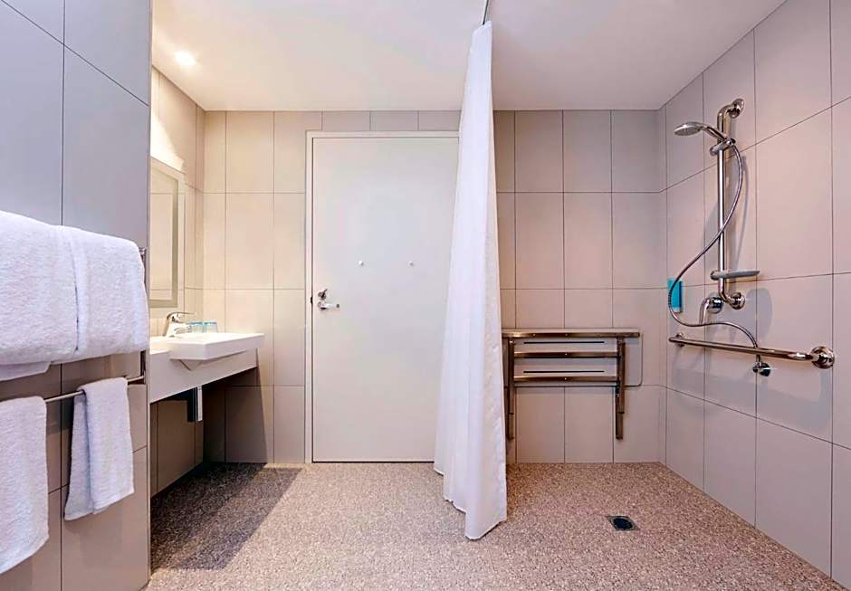 Holiday Inn Express Sydney Macquarie Park By IHG