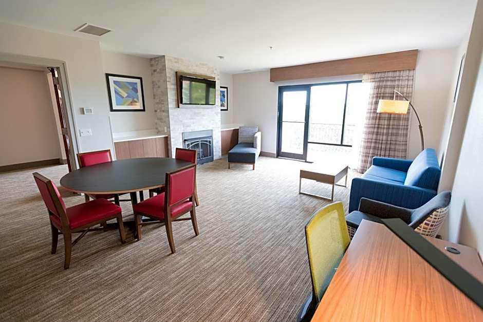 Holiday Inn Express & Suites Lexington NW-The Vineyard by IHG