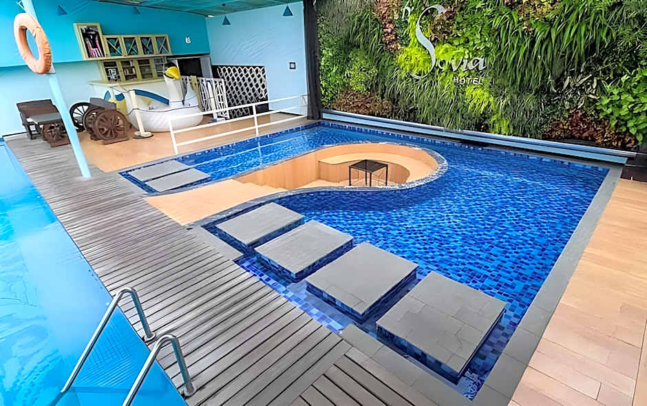 RedDoorz Premium near Bandung Station