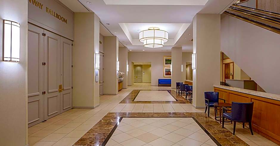 DoubleTree By Hilton Houston Greenway Plaza
